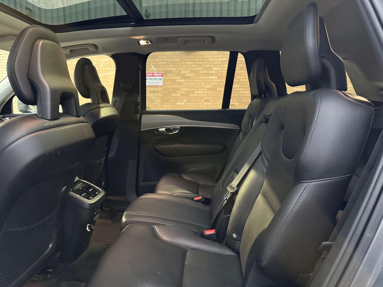 2020 Volvo XC90 Momentum l T6 l AWD l 4Cyl l 7 Passenger l 2.0T l Photo
