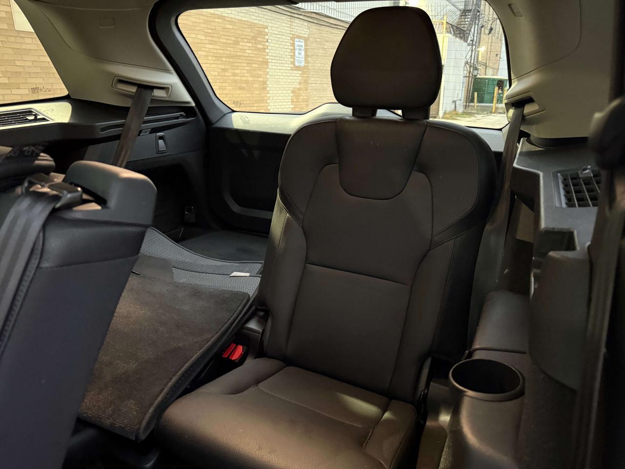 2020 Volvo XC90 Momentum l T6 l AWD l 4Cyl l 7 Passenger l 2.0T l Photo