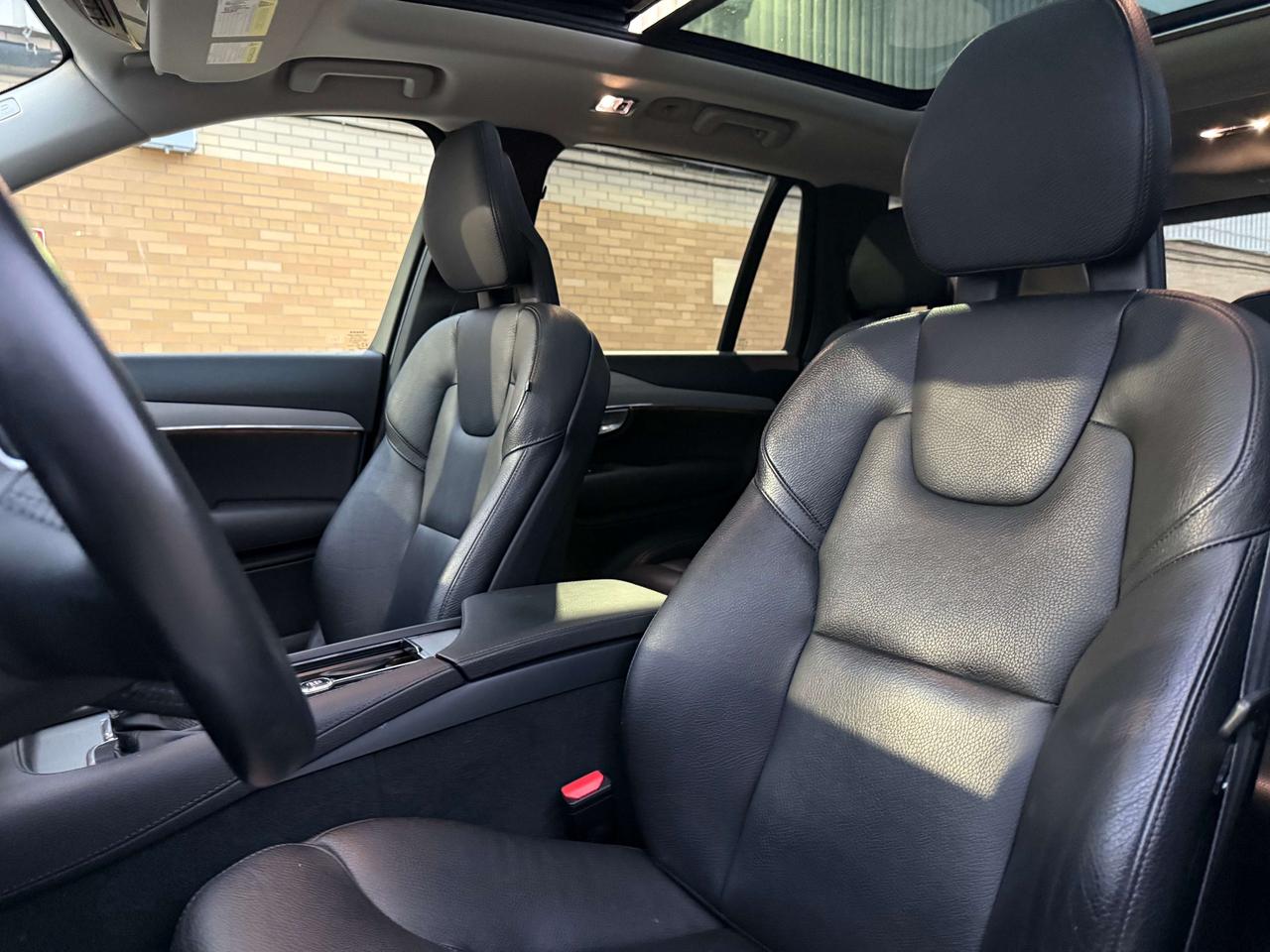 2020 Volvo XC90 Momentum l T6 l AWD l 4Cyl l 7 Passenger l 2.0T l Photo