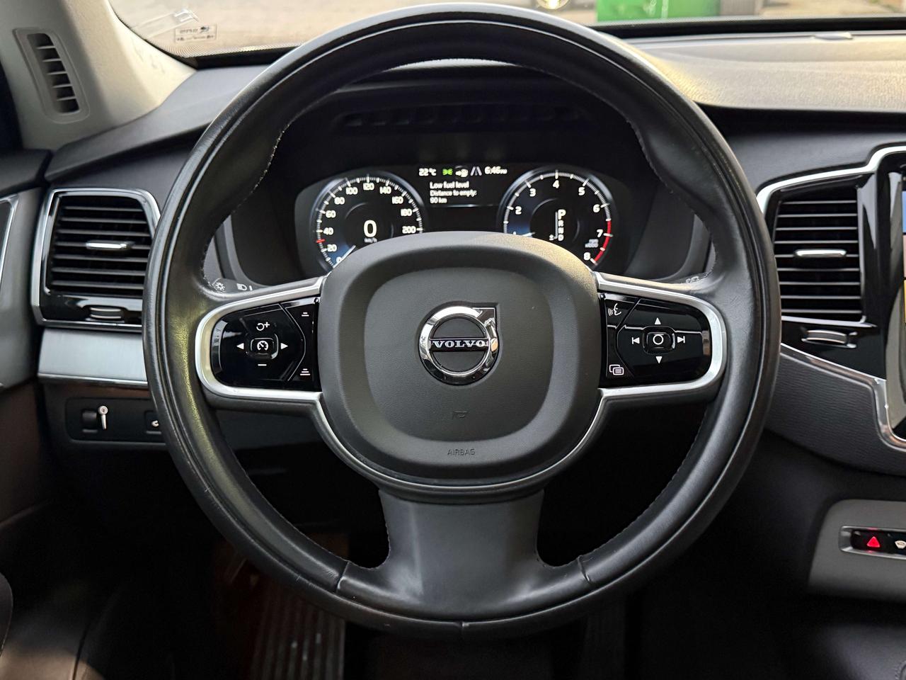 2020 Volvo XC90 Momentum l T6 l AWD l 4Cyl l 7 Passenger l 2.0T l Photo