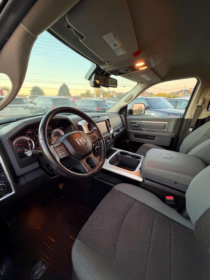 2019 RAM 1500 Warlock 4x4 Crew Cab 5'7 Box Photo