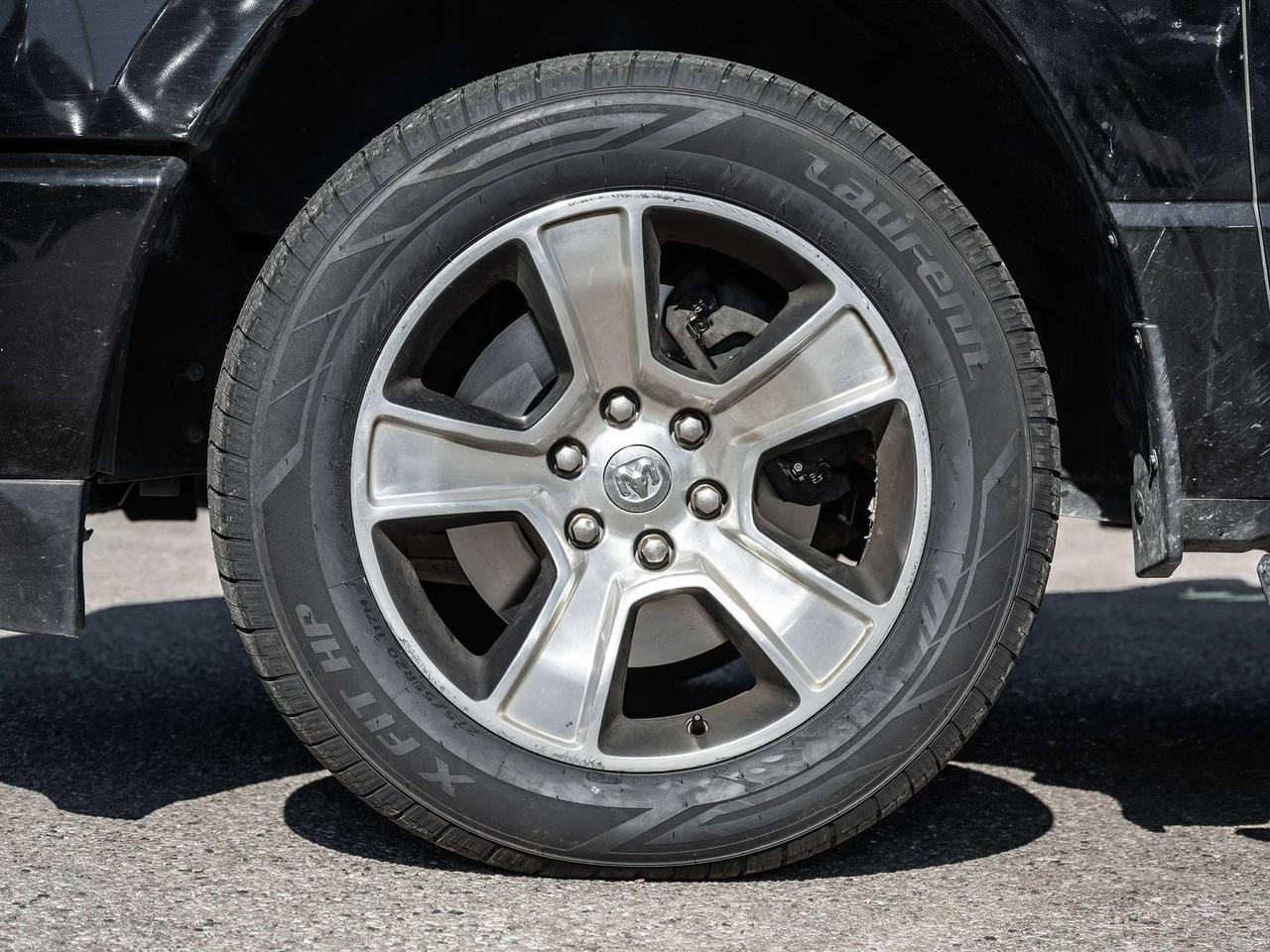 2020 RAM 1500 SPORT Photo3