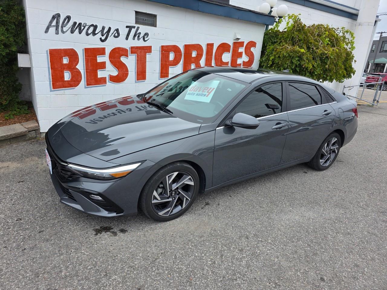2025 Hyundai Elantra Luxury 4dr Sedan Photo