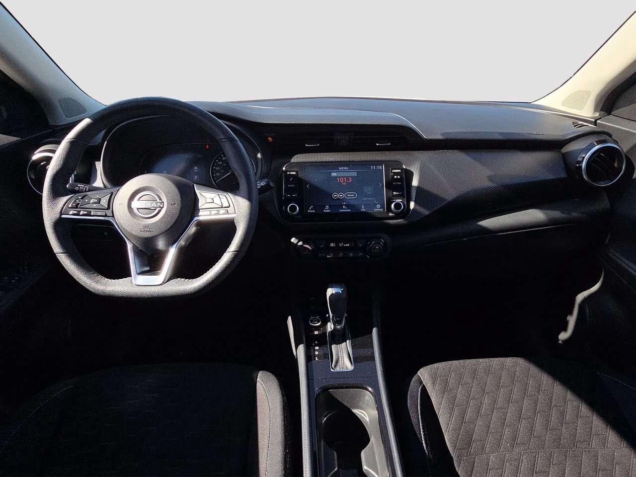 2024 Nissan Kicks SV Photo