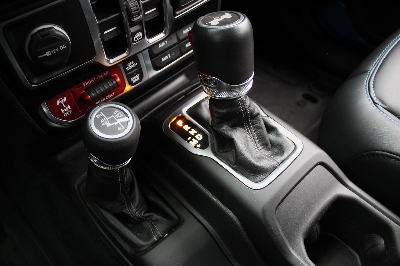 2024 Jeep Wrangler Rubicon X 4 Door 4x4 ONLY 10,000 kilo, 1-Owner Photo