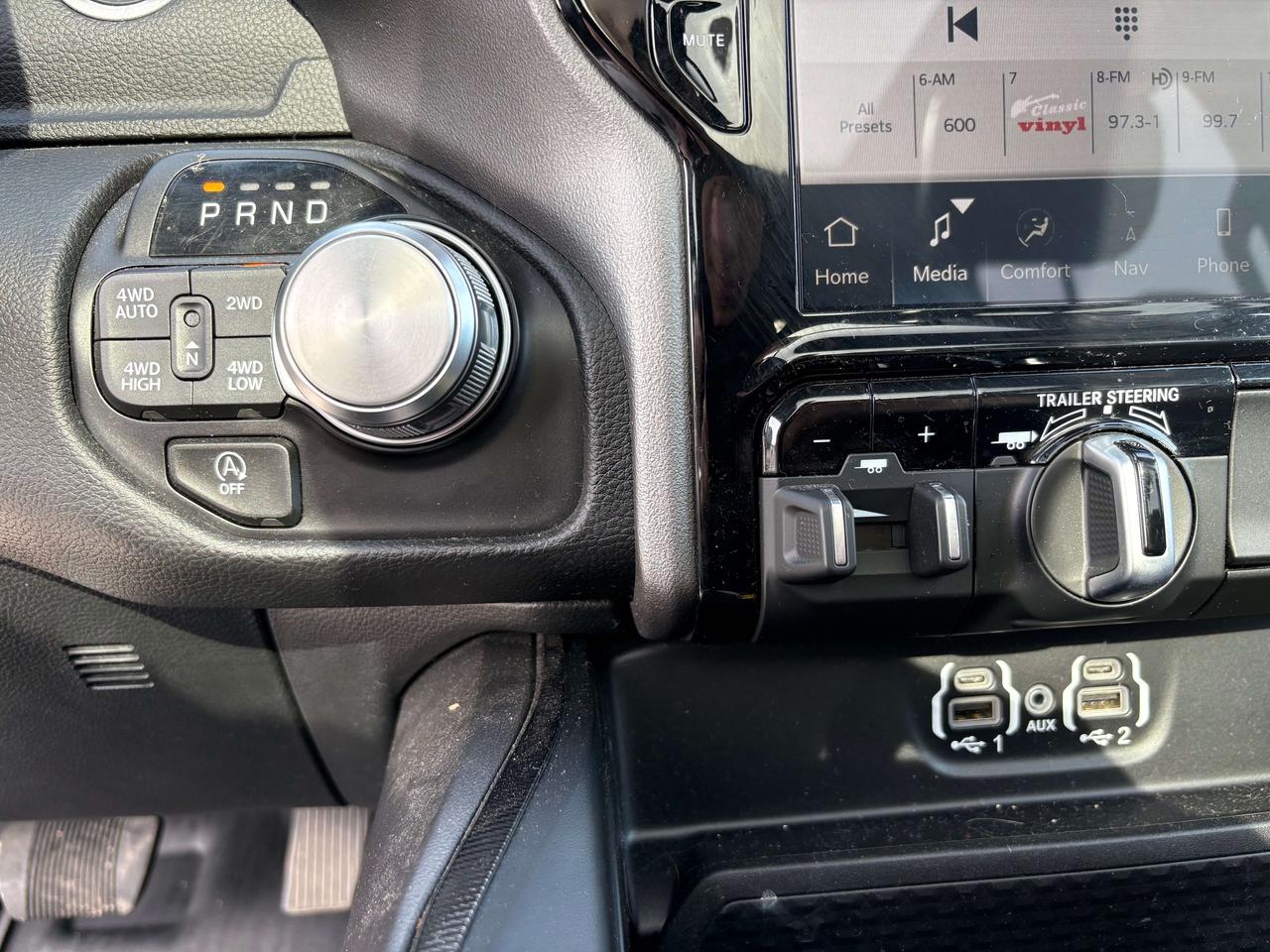 2024 RAM 1500 Sport - htd/vntd seat - tow pkg Photo
