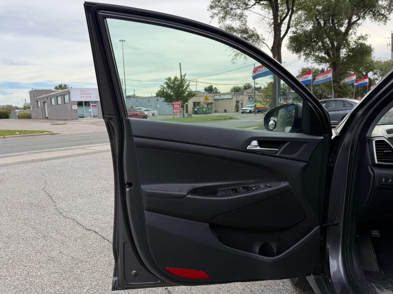 2021 Hyundai Tucson Preferred l Auto l 2.0L l Gas l BSM l LDW l 4Cyl Photo