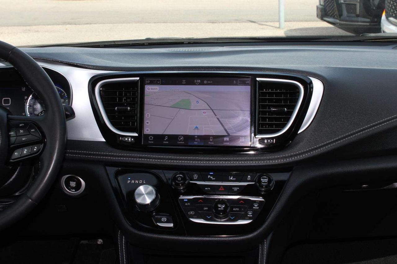 2025 Chrysler Pacifica Limited  Gps SiriusXM Moonroof ReverseCamera Parki Photo