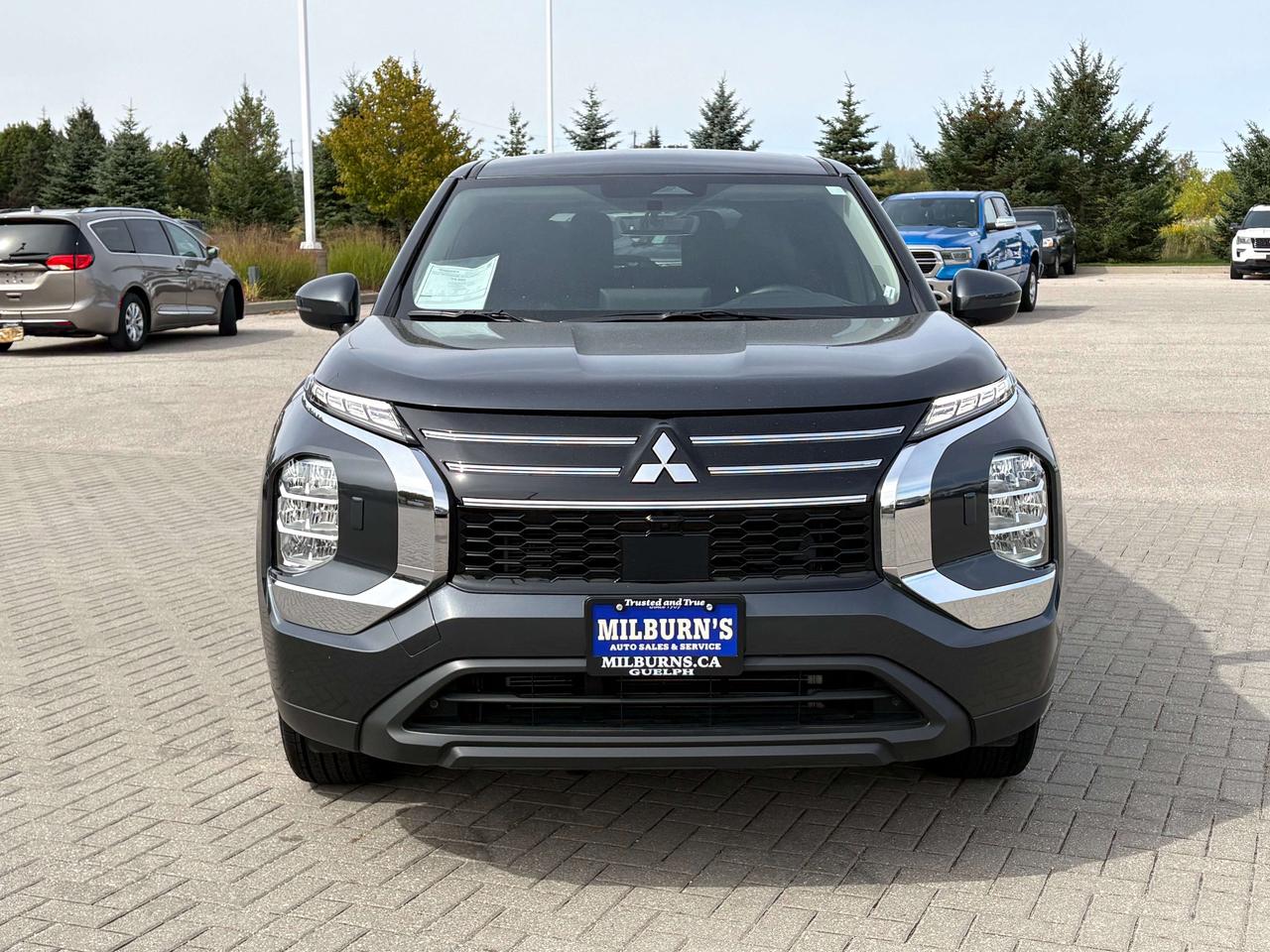 2025 Mitsubishi Outlander ES S-AWC   Heated Seats Apple CarPlay/Android Auto Photo5