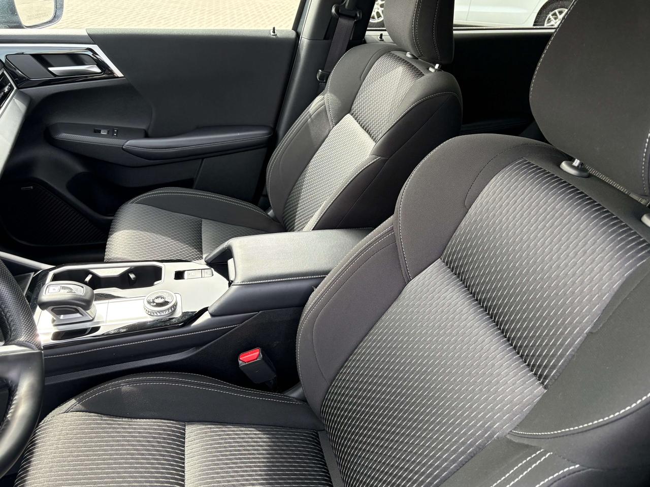 2025 Mitsubishi Outlander ES S-AWC   Heated Seats Apple CarPlay/Android Auto Photo