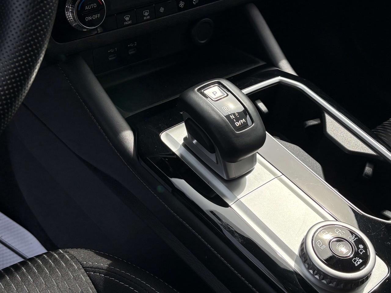 2025 Mitsubishi Outlander ES S-AWC   Heated Seats Apple CarPlay/Android Auto Photo