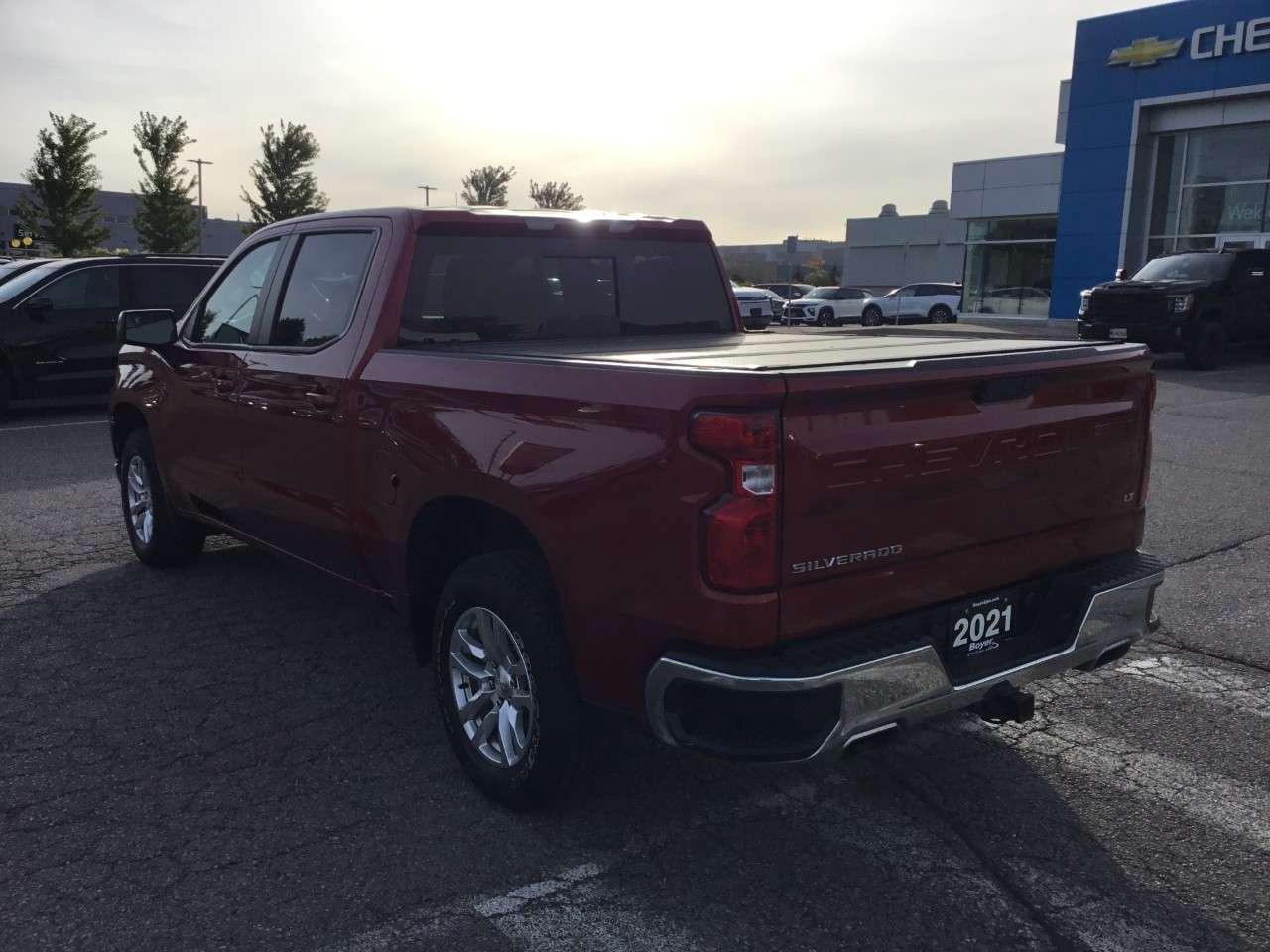 2021 Chevrolet Silverado 1500 Crew Cab Short Box 4-Wheel Drive LT Photo