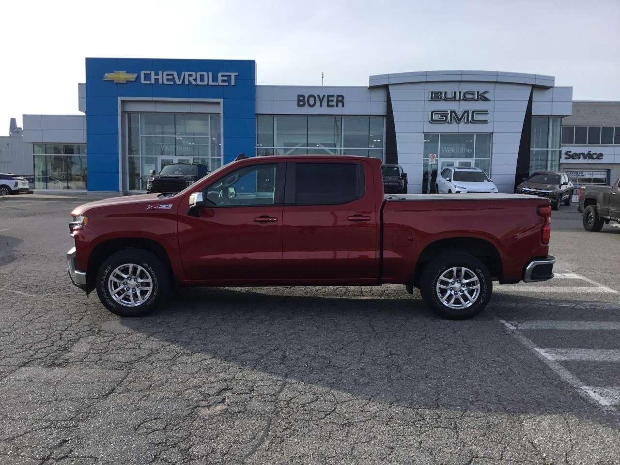 2021 Chevrolet Silverado 1500 Crew Cab Short Box 4-Wheel Drive LT Photo1