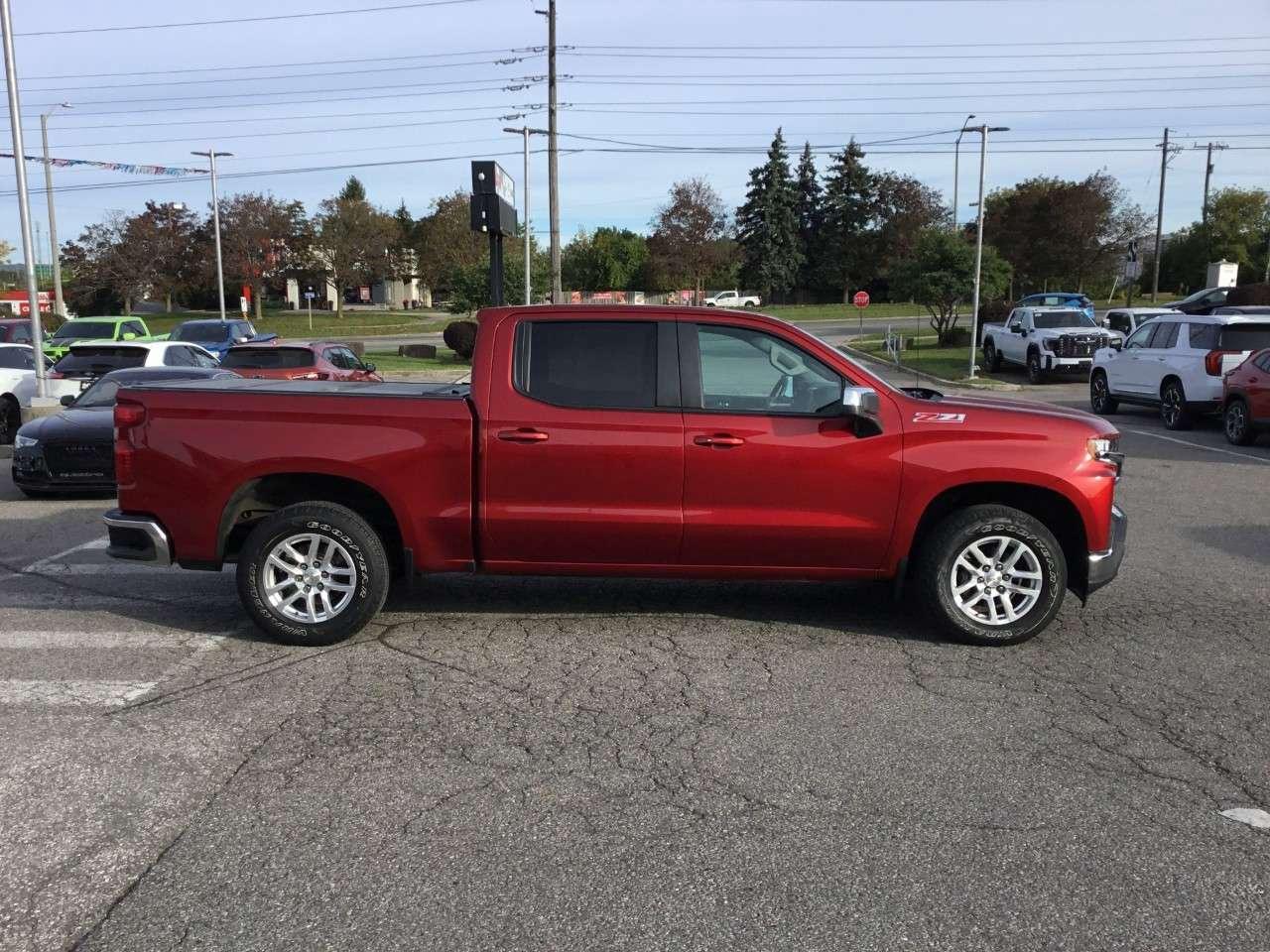 2021 Chevrolet Silverado 1500 Crew Cab Short Box 4-Wheel Drive LT Photo