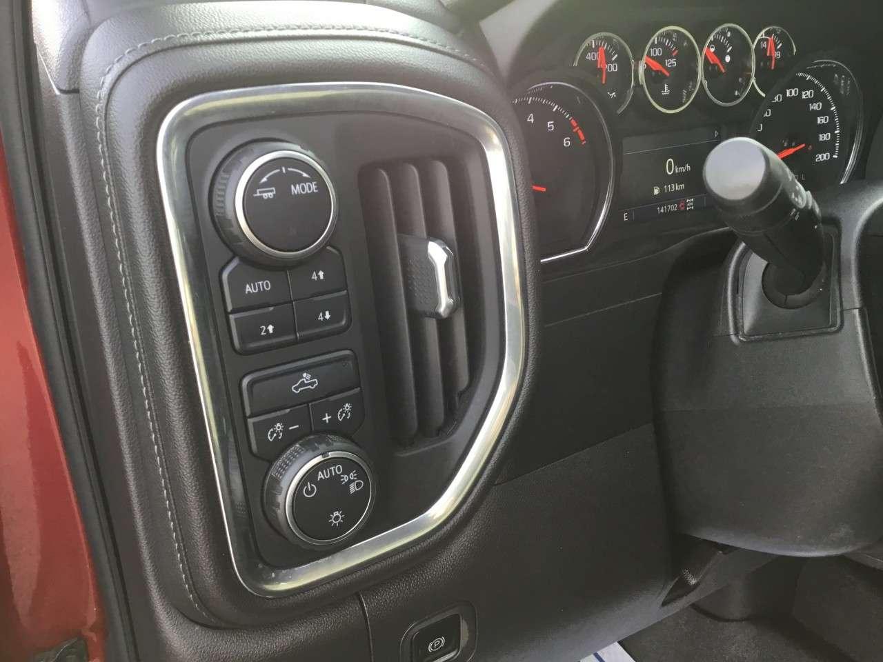 2021 Chevrolet Silverado 1500 Crew Cab Short Box 4-Wheel Drive LT Photo