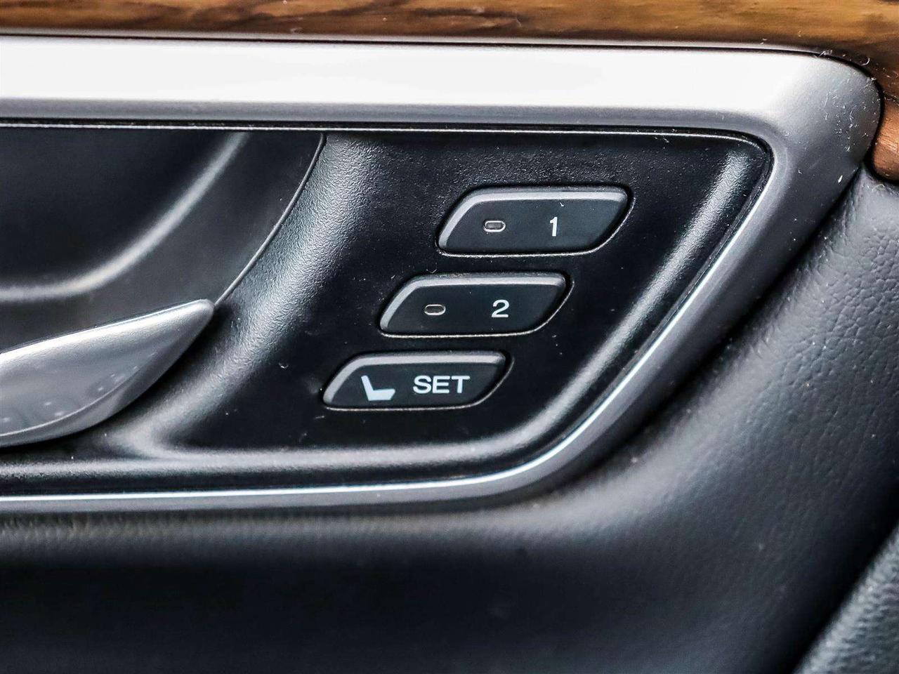 2018 Honda CR-V CR-V TOURING AWD NAVI ADAPTIVE CRUISE FOG LIGHTS Photo