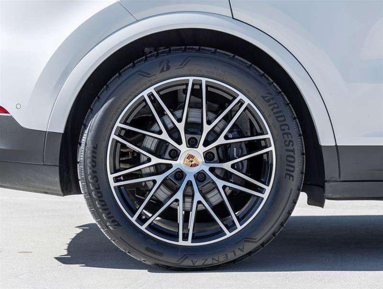 2025 Porsche Cayenne E-Hybrid AWD Premium Pkg 21 RS Spyder Design Wheels Head-Up Display Photo