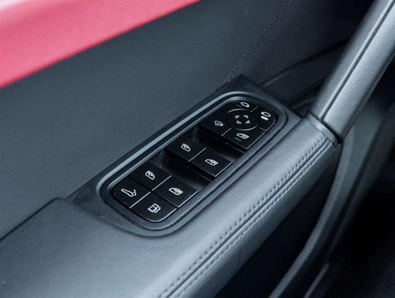 2025 Porsche Cayenne E-Hybrid AWD Premium Pkg 21 RS Spyder Design Wheels Head-Up Display Photo