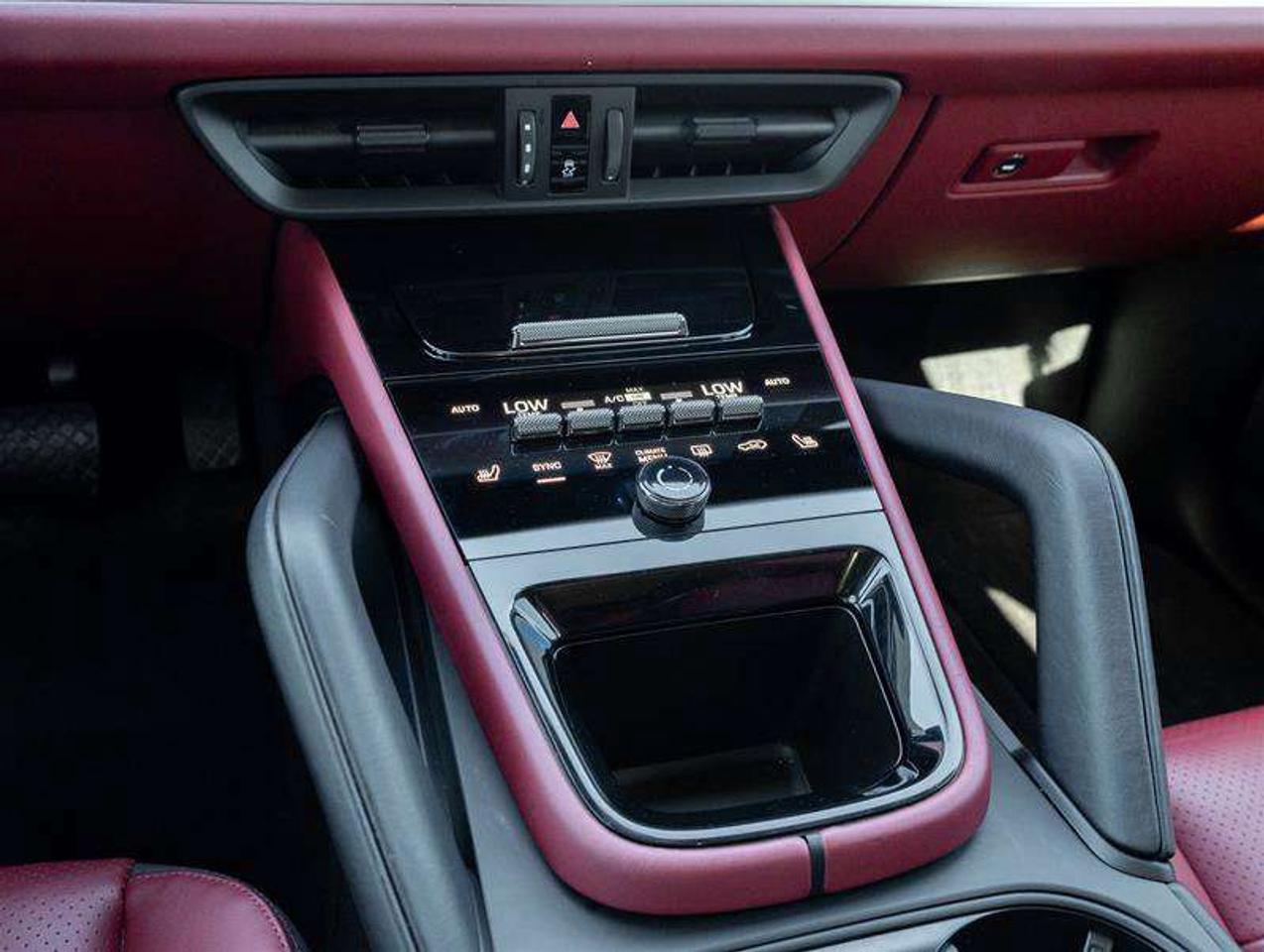2025 Porsche Cayenne E-Hybrid AWD Premium Pkg 21 RS Spyder Design Wheels Head-Up Display Photo