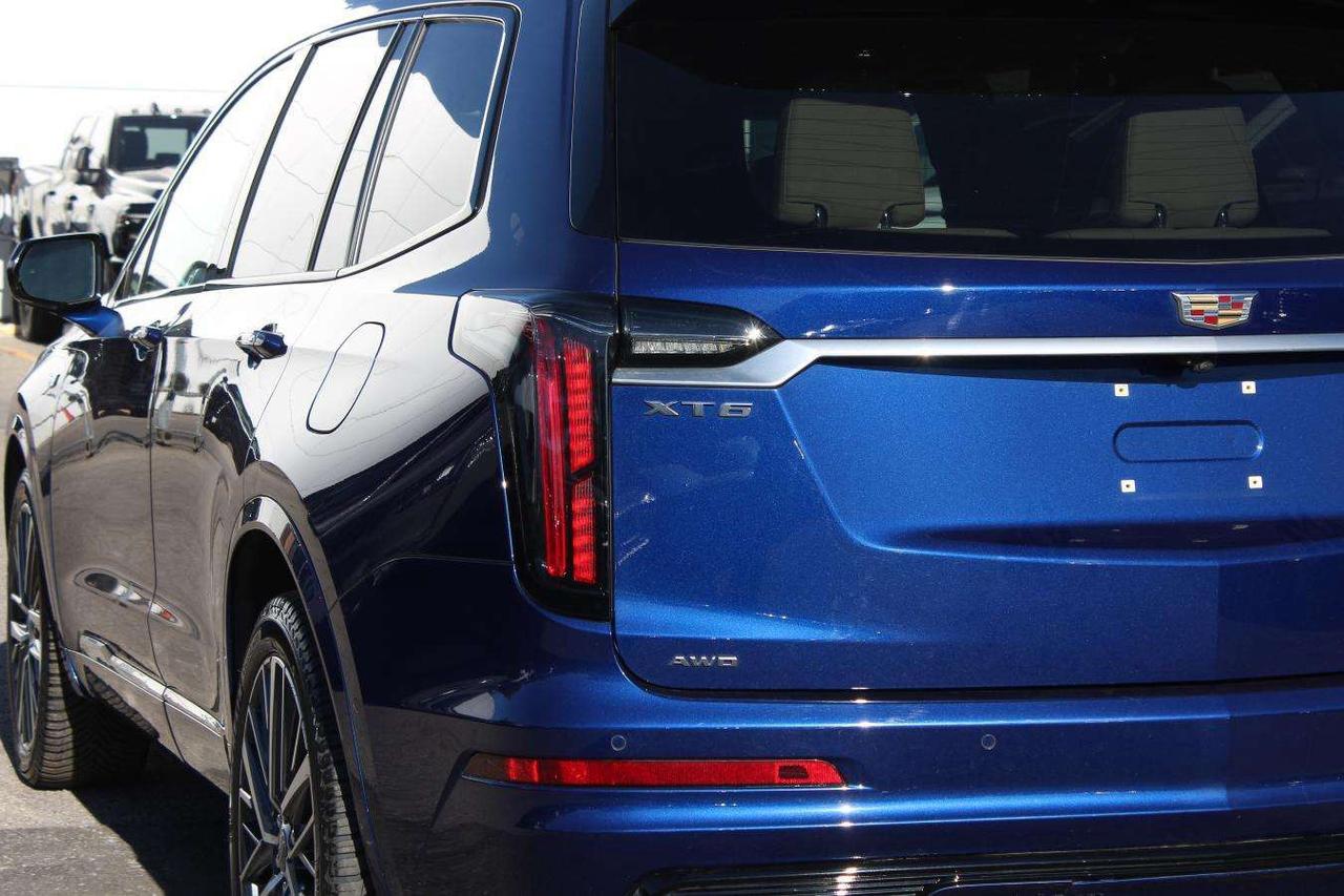 2023 Cadillac XT6 Sport  Gps SiriusXM ParkingSensors Moonroof HtdSea Photo