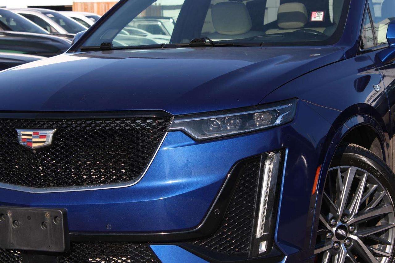 2023 Cadillac XT6 Sport  Gps SiriusXM ParkingSensors Moonroof HtdSea Photo
