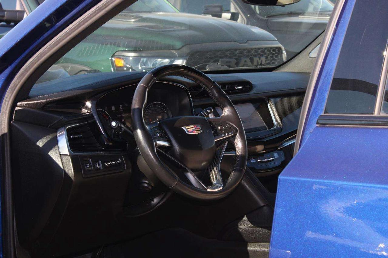 2023 Cadillac XT6 Sport  Gps SiriusXM ParkingSensors Moonroof HtdSea Photo