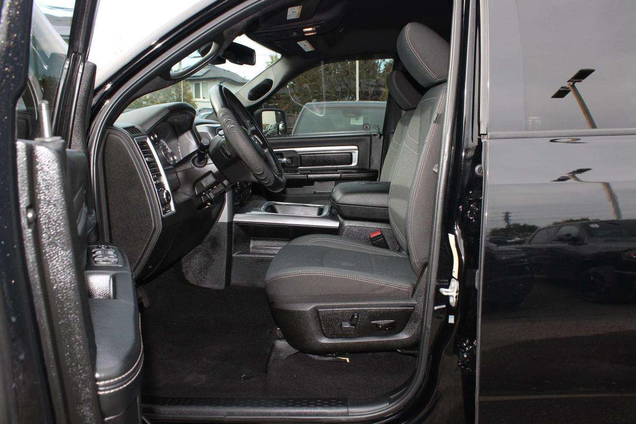 2023 RAM 1500 Warlock 4x4 Crew Cab  Gps SiriusXM TonneauCover Re Photo