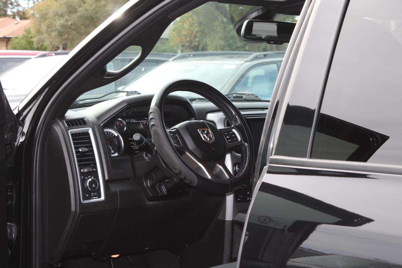 2023 RAM 1500 Warlock 4x4 Crew Cab  Gps SiriusXM TonneauCover Re Photo