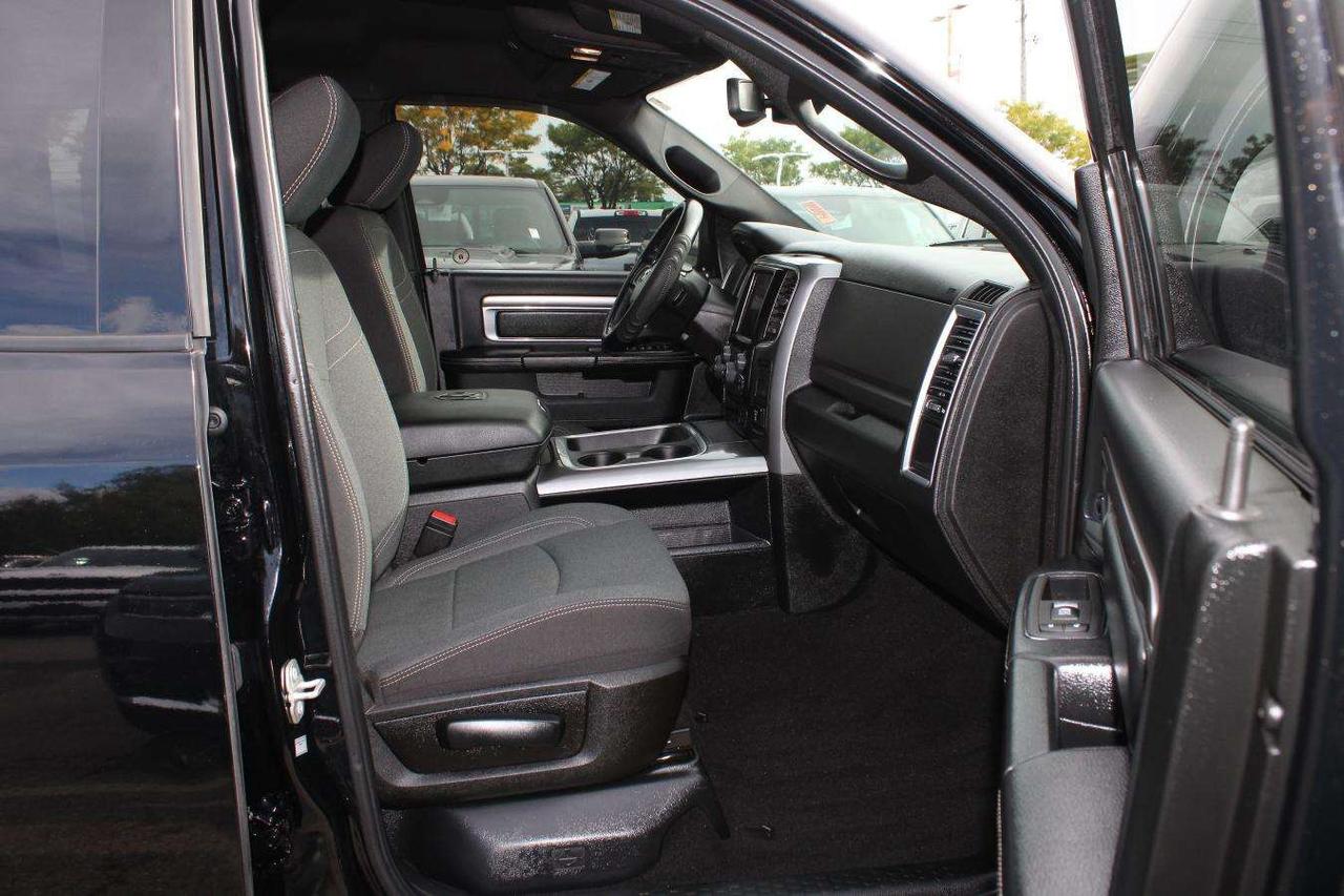 2023 RAM 1500 Warlock 4x4 Crew Cab  Gps SiriusXM TonneauCover Re Photo