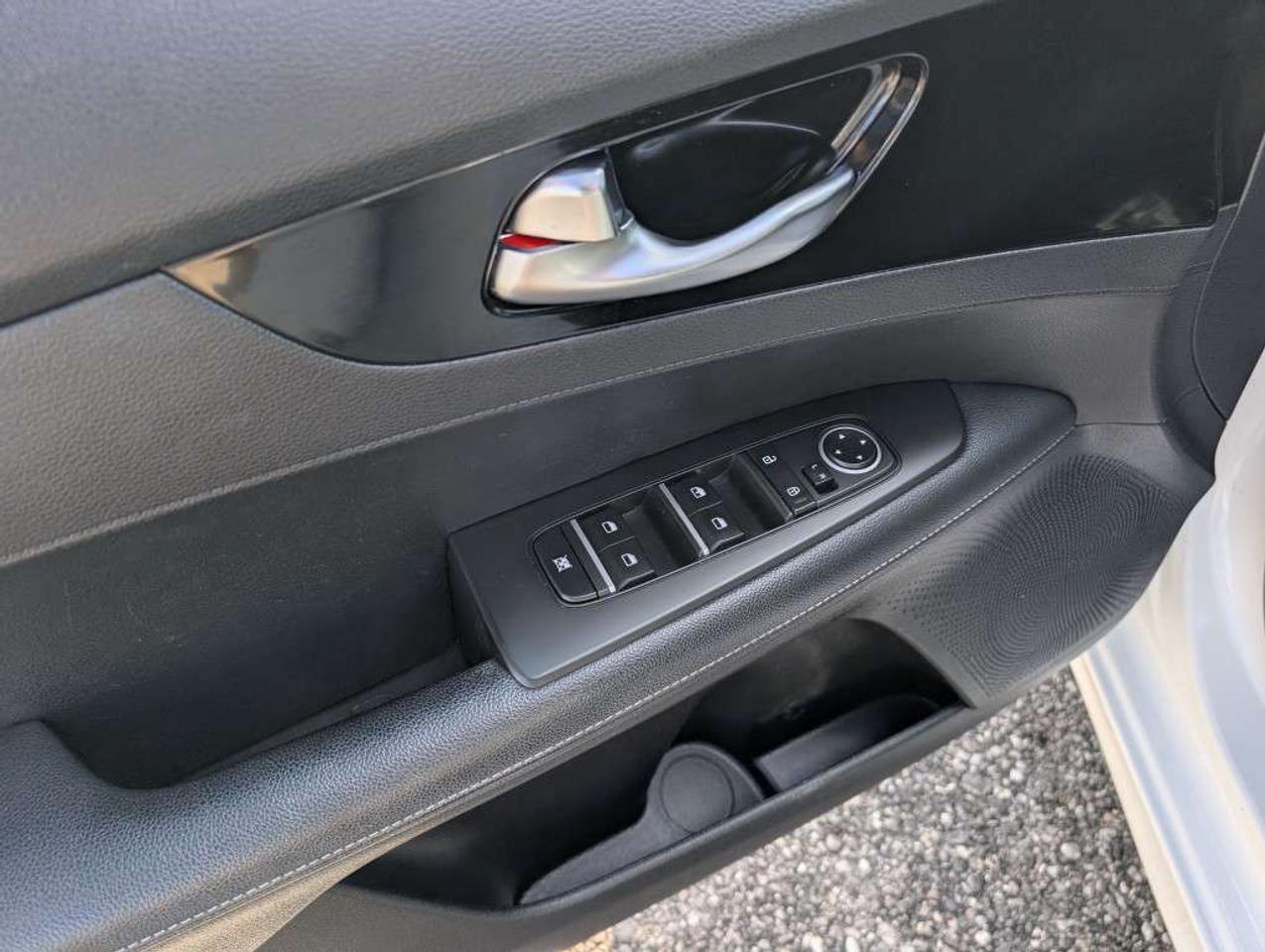 2022 Kia Forte GT-LINE  CAMERA HTD SEATS LANE ASSIST CARPLAY&ANDROID Photo