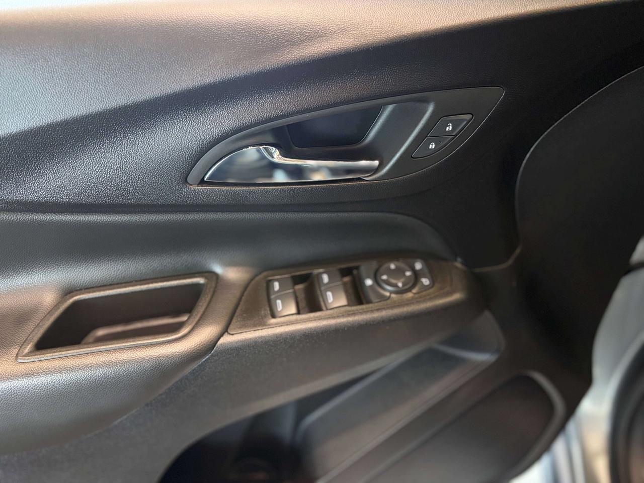 2023 Chevrolet Equinox Equinox LT FWD Photo