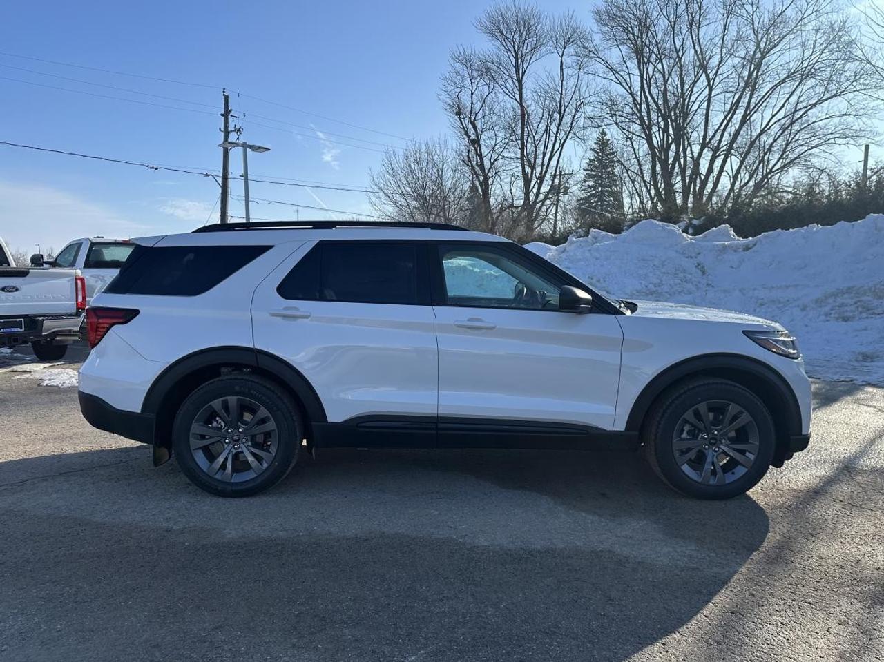 2026 Ford Explorer Active w/200A Pkg 4WD Photo