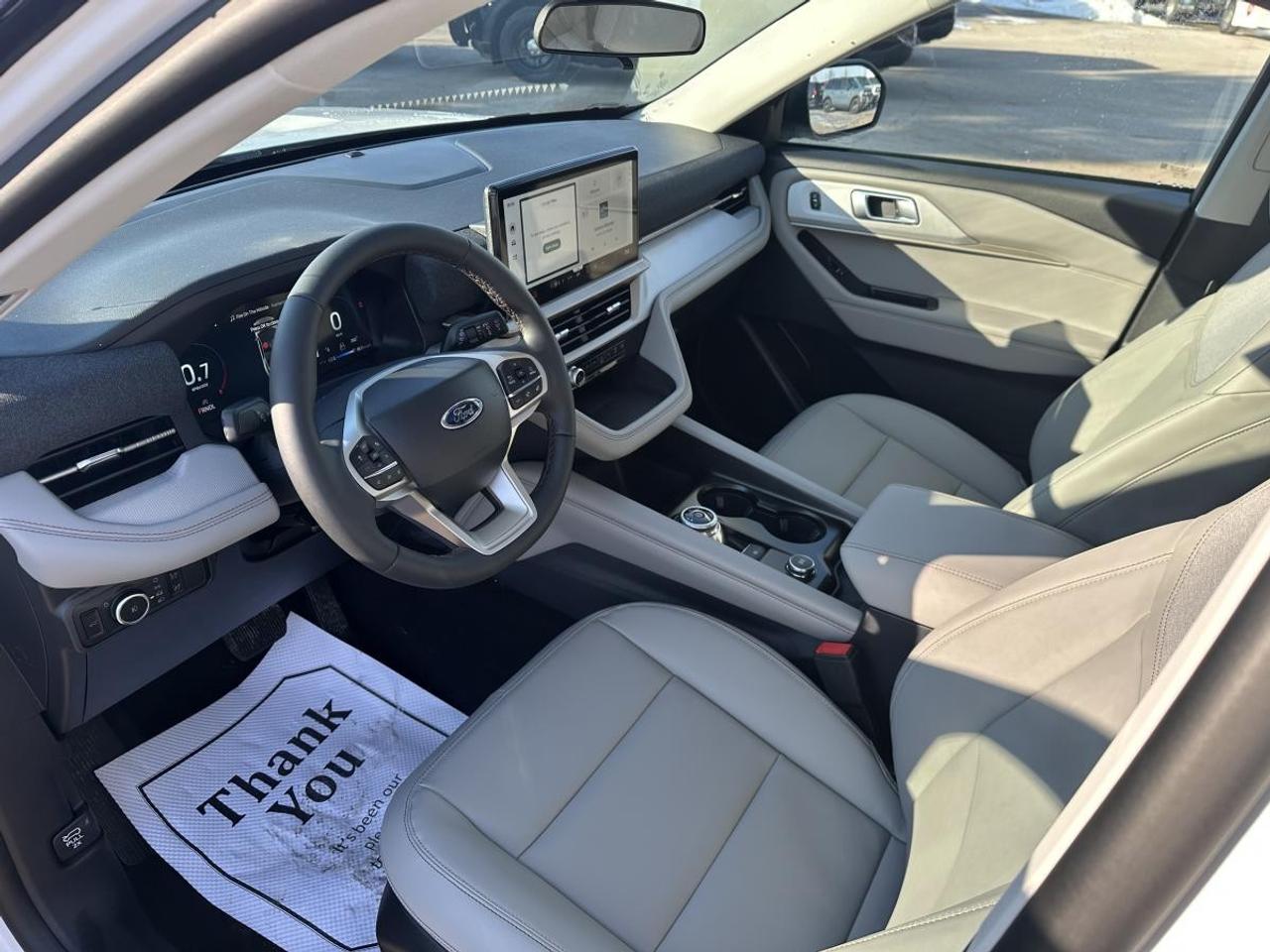 2026 Ford Explorer Active w/200A Pkg 4WD Photo