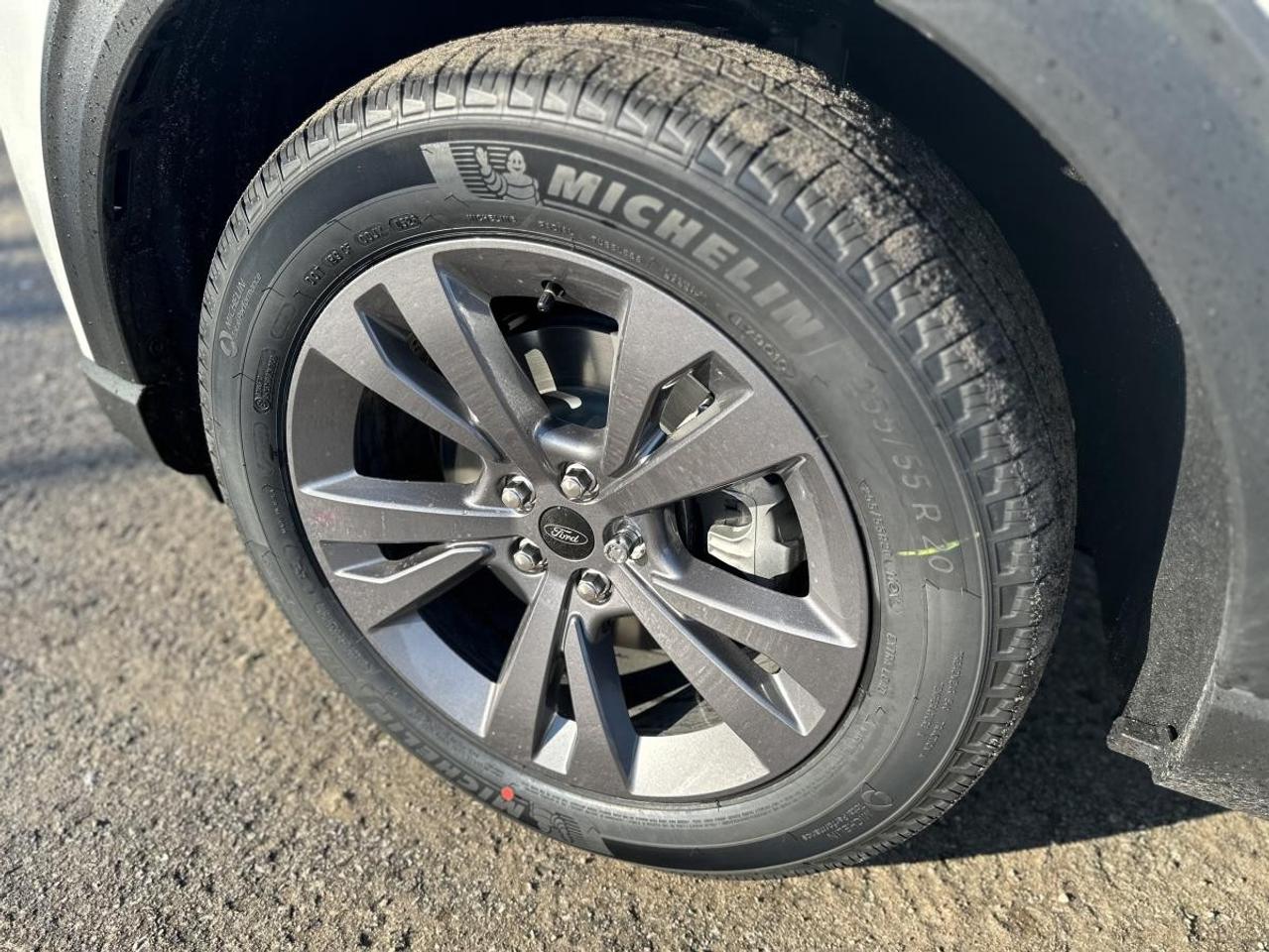 2026 Ford Explorer Active w/200A Pkg 4WD Photo