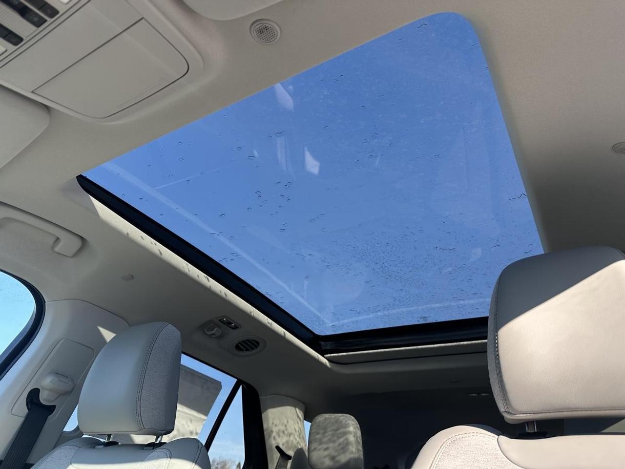 2026 Ford Explorer Active w/200A Pkg 4WD Photo
