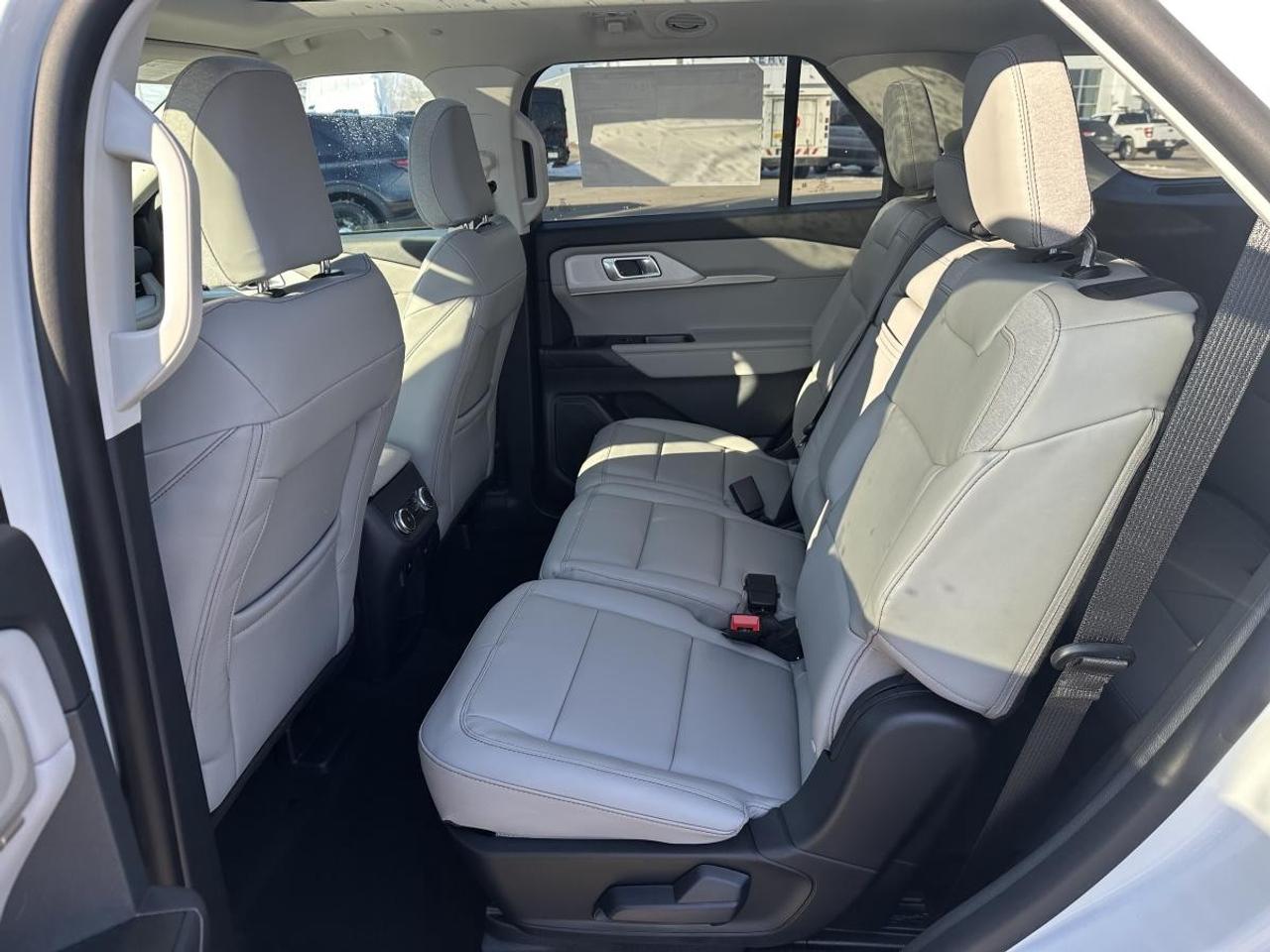 2026 Ford Explorer Active w/200A Pkg 4WD Photo