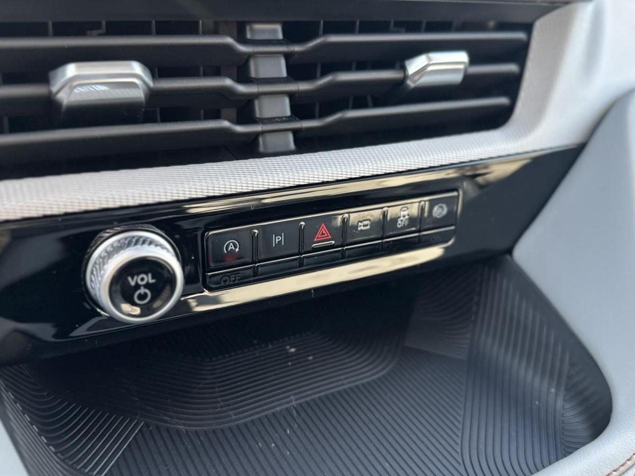 2026 Ford Explorer Active w/200A Pkg 4WD Photo