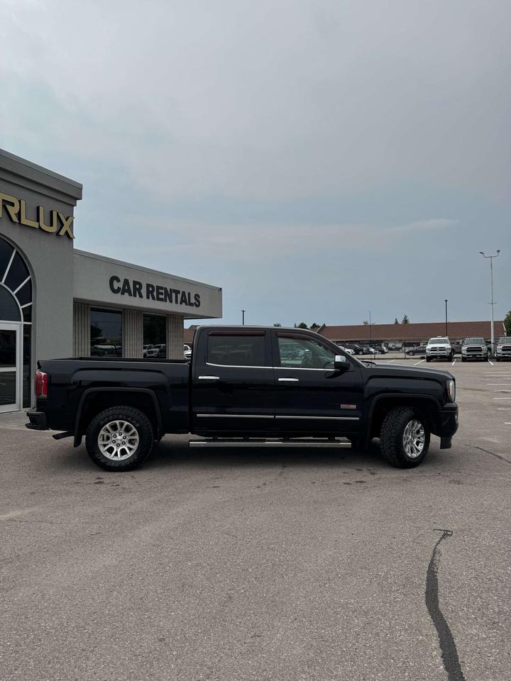 2016 GMC Sierra 1500 4WD Crew Cab 143.5 SLE 5'8 Box Photo