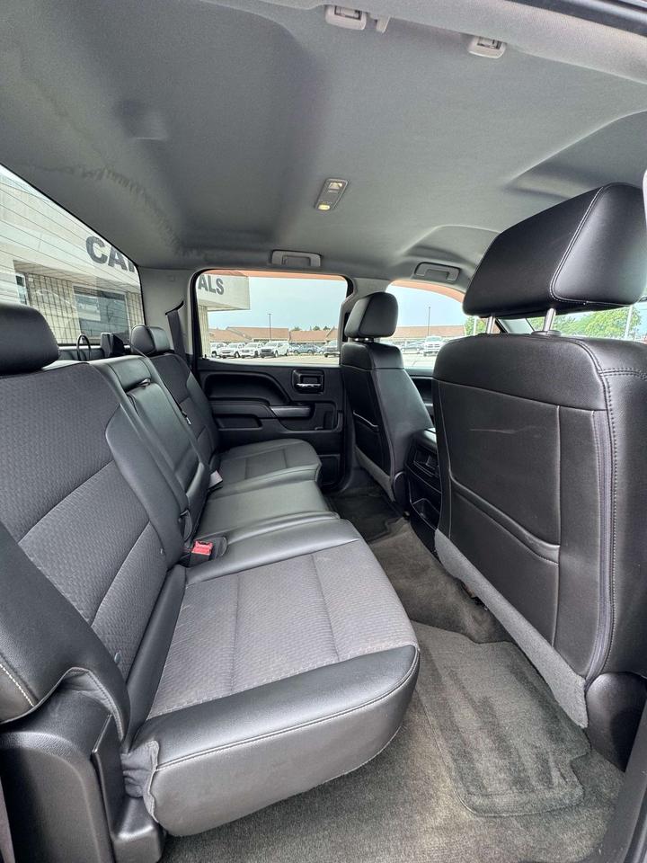 2016 GMC Sierra 1500 4WD Crew Cab 143.5 SLE 5'8 Box Photo