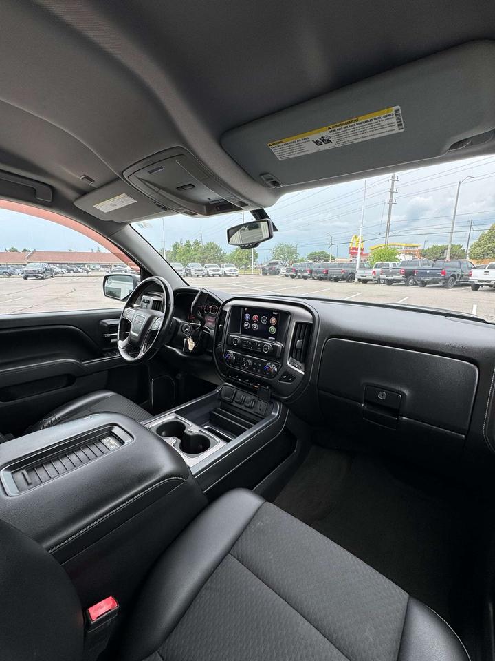 2016 GMC Sierra 1500 4WD Crew Cab 143.5 SLE 5'8 Box Photo