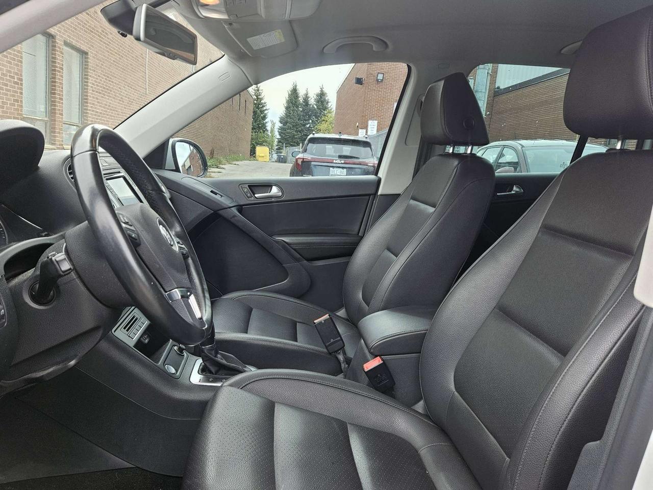 2017 Volkswagen Tiguan 4MOTION Wolfsburg Edition, Camera, Leather,  Accident free, One owner Photo
