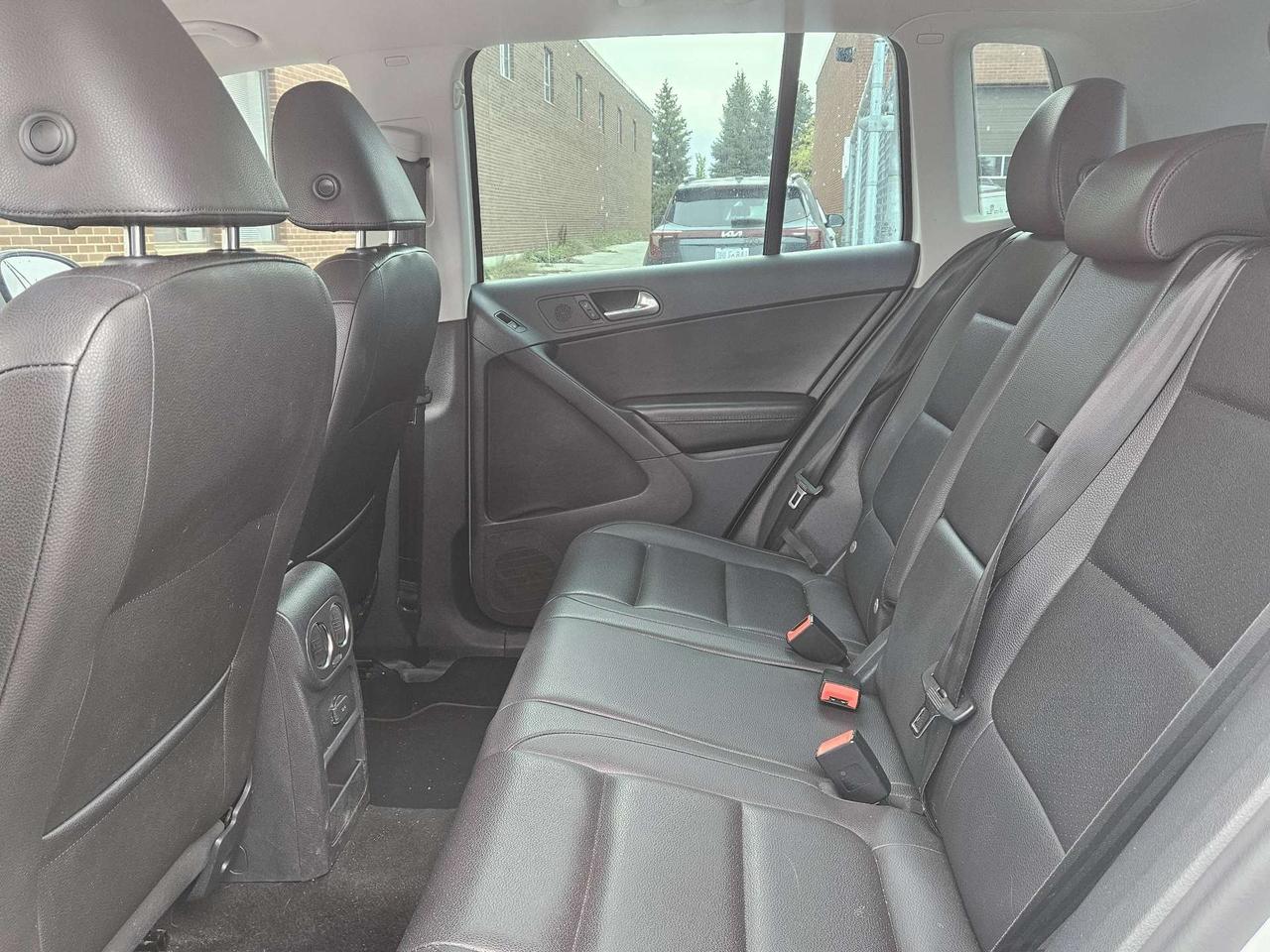 2017 Volkswagen Tiguan 4MOTION Wolfsburg Edition, Camera, Leather,  Accident free, One owner Photo