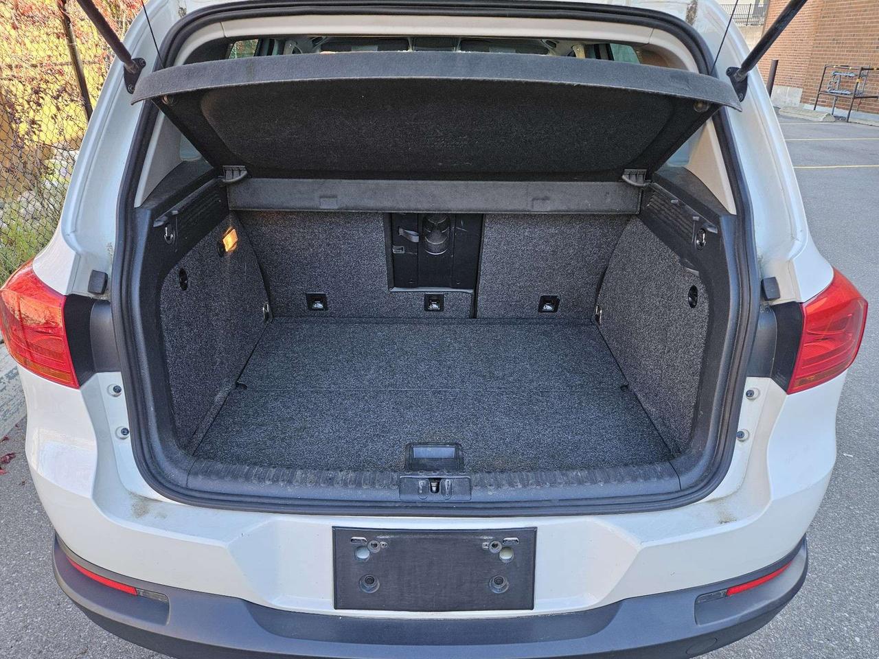 2017 Volkswagen Tiguan 4MOTION Wolfsburg Edition, Camera, Leather,  Accident free, One owner Photo
