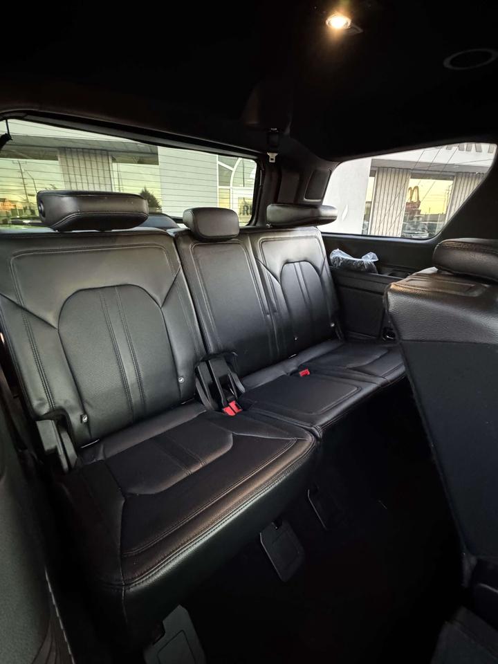 2019 Ford Expedition Limited 4X4 Photo