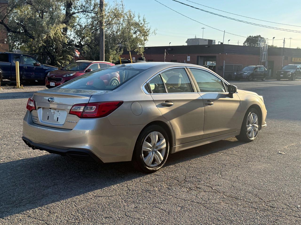 2019 Subaru Legacy 2.5i l 4Cyl l Auto l Full Time Symmetrical AWD l Photo4