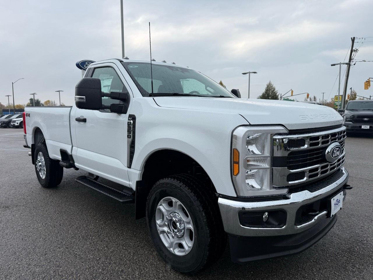 2027 Ford SUPER DUTY F-350 SRW  Photo1
