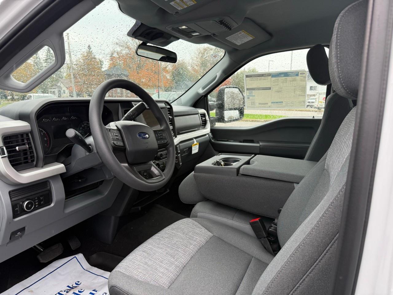 2027 Ford SUPER DUTY F-350 SRW  Photo