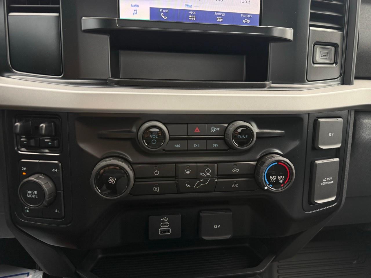 2027 Ford SUPER DUTY F-350 SRW  Photo