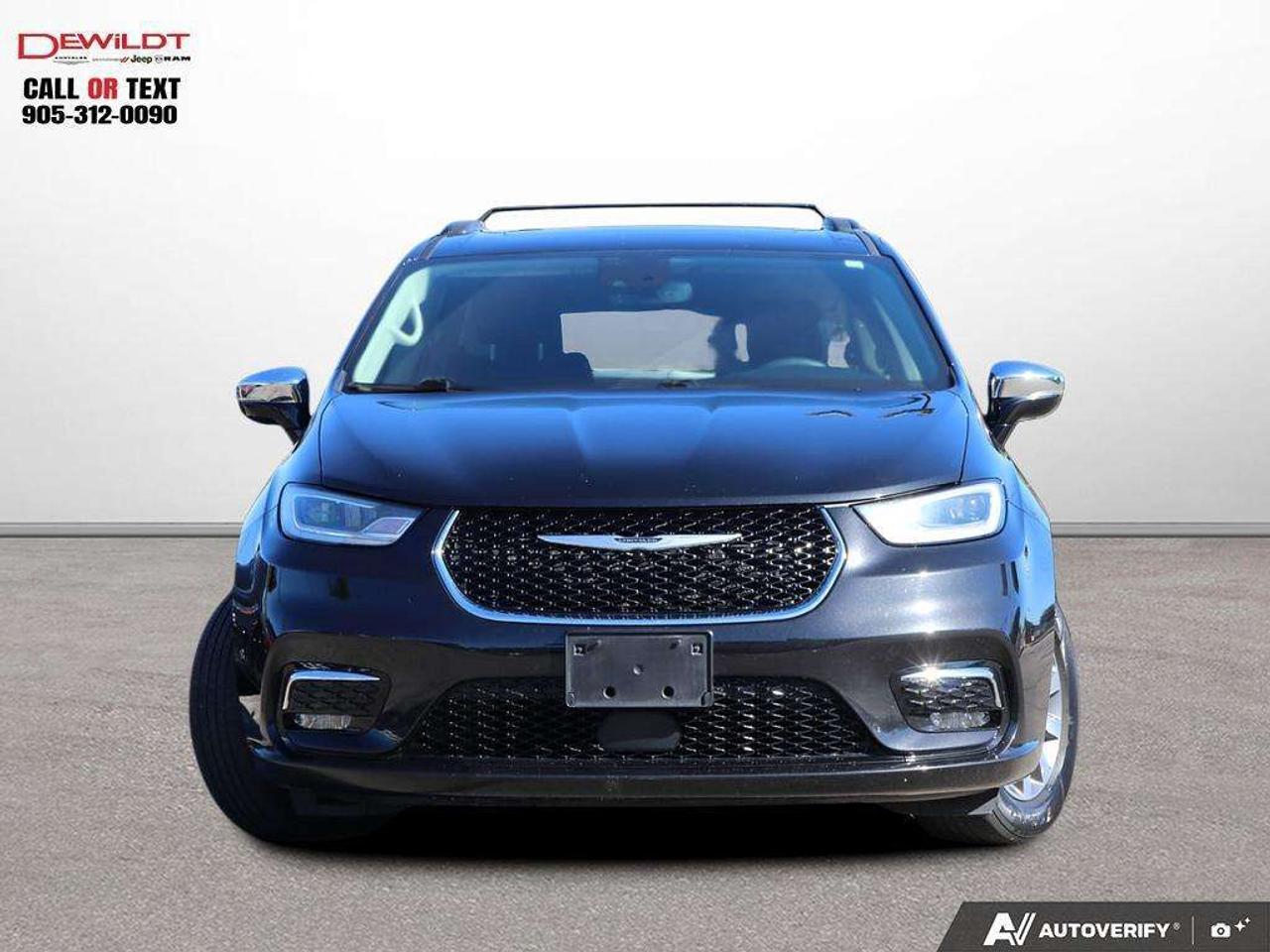 2023 Chrysler Pacifica LIMITED   UCONNECT THEATRE GROUP   1 OWNER Photo1
