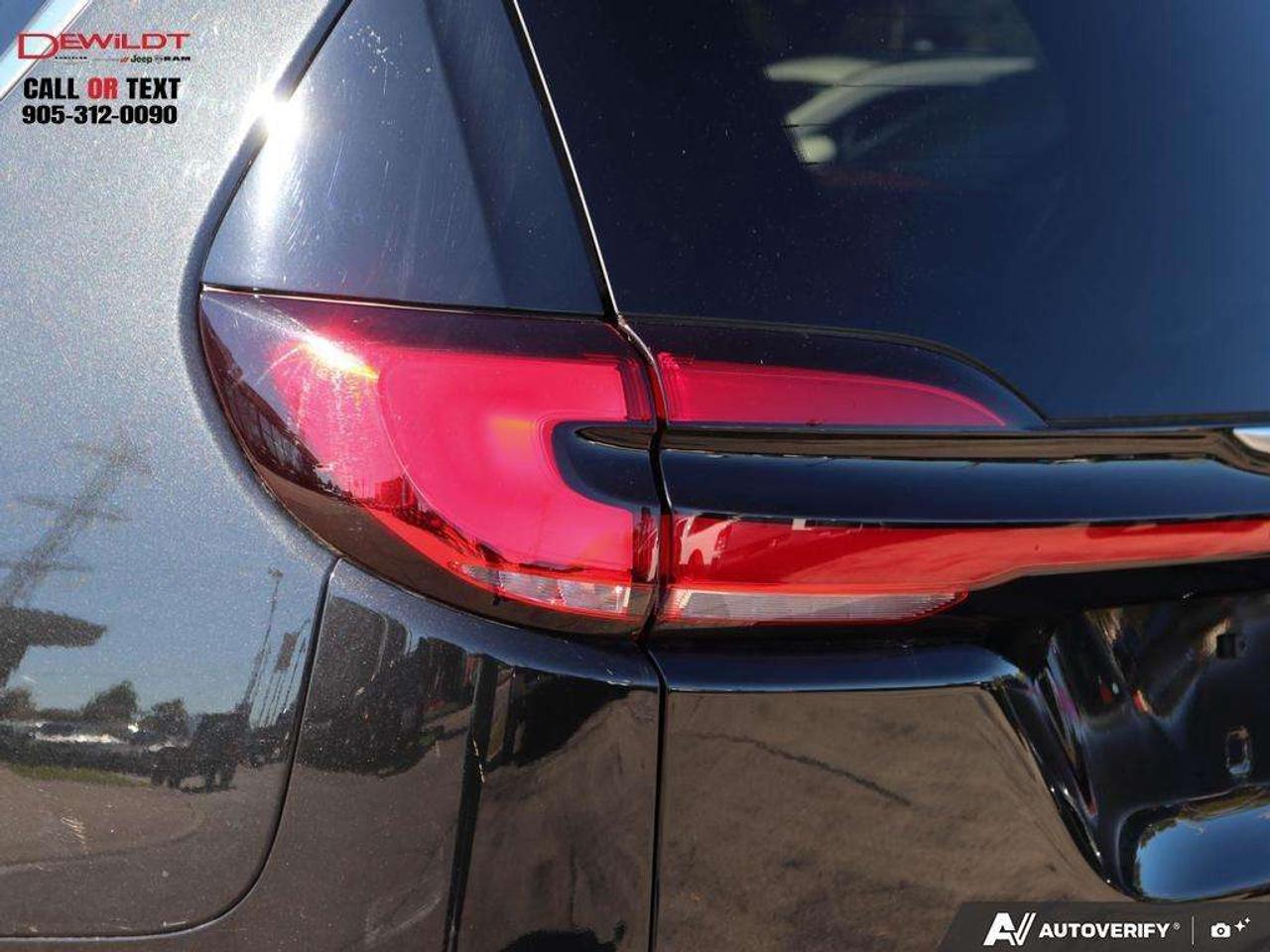 2023 Chrysler Pacifica LIMITED   UCONNECT THEATRE GROUP   1 OWNER Photo